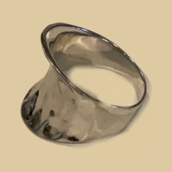 Modern Hammered Ring - Picture 4 of 10